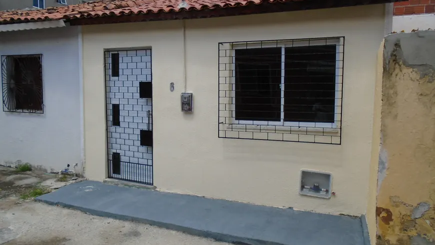 Foto 1 de Casa com 2 Quartos para alugar, 47m² em Alagadiço Novo, Fortaleza