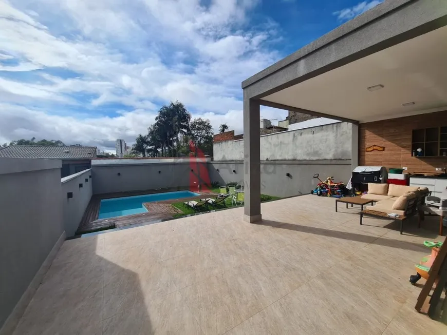 Foto 1 de Casa com 3 Quartos para alugar, 450m² em Vila Oliveira, Mogi das Cruzes