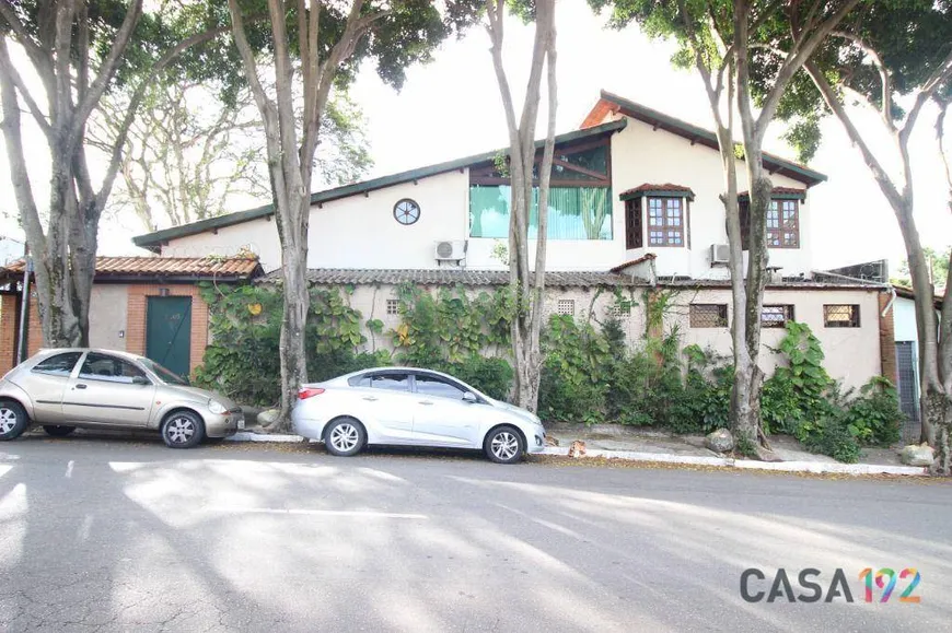 Foto 1 de Casa com 6 Quartos para venda ou aluguel, 380m² em Campo Belo, São Paulo