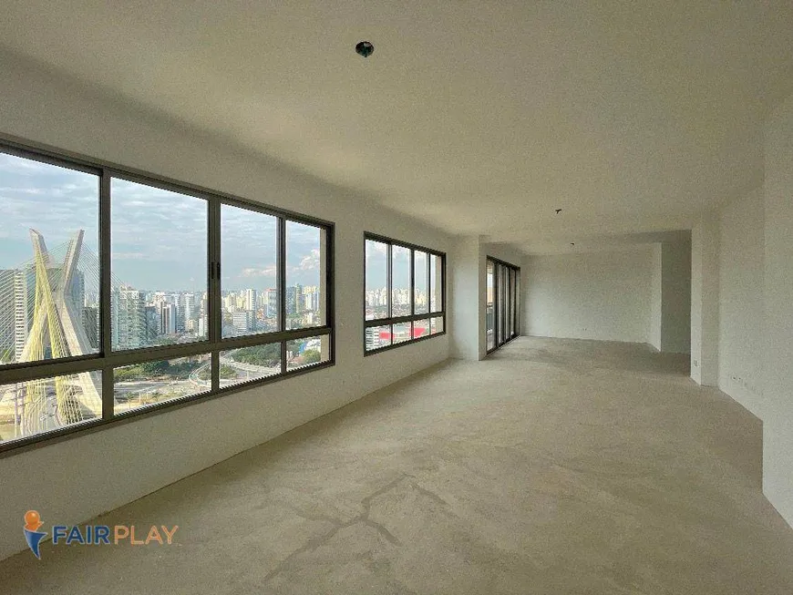 Foto 1 de Apartamento com 4 Quartos à venda, 233m² em Cidade Jardim, São Paulo