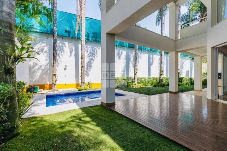 Foto 1 de Casa de Condomínio com 4 Quartos à venda, 958m² em Jardim Petrópolis, São Paulo