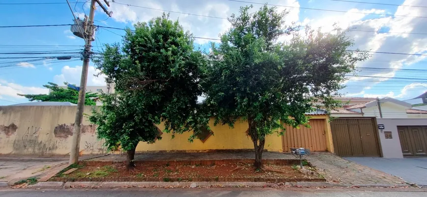 Foto 1 de Casa com 3 Quartos à venda, 441m² em Cidade Jardim, Goiânia