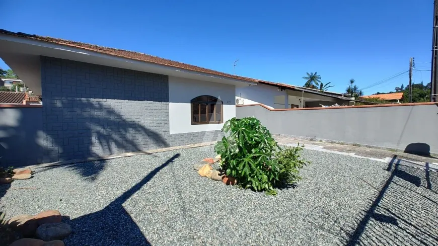 Foto 1 de Casa com 3 Quartos à venda, 100m² em Santa Catarina, Joinville