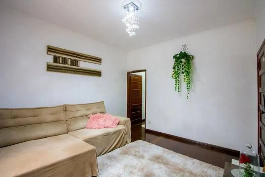 Foto 1 de Casa com 2 Quartos para alugar, 228m² em Vila Pires, Santo André