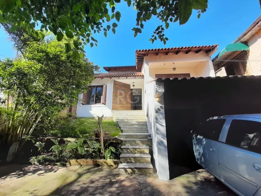 Foto 1 de Casa com 5 Quartos à venda, 122m² em Teresópolis, Porto Alegre