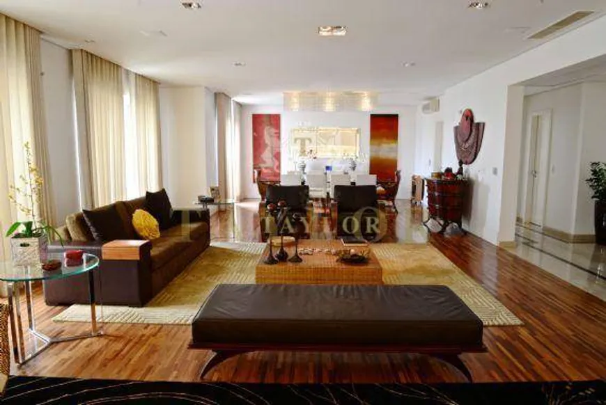 Foto 1 de Cobertura com 4 Quartos para venda ou aluguel, 700m² em Vila Nova Conceição, São Paulo