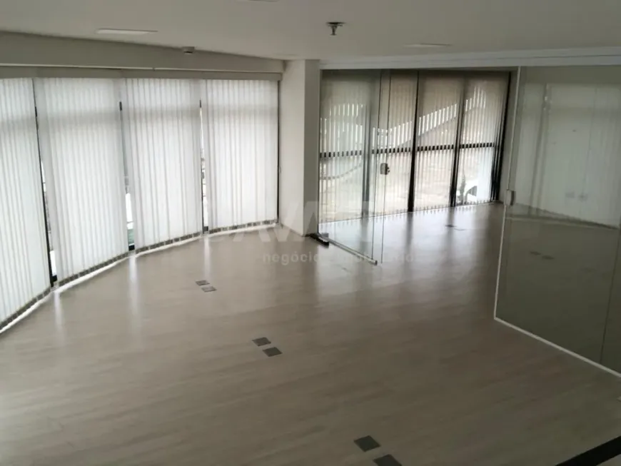 Foto 1 de Sala Comercial com 4 Quartos para alugar, 105m² em Loteamento Residencial Vila Bella, Campinas