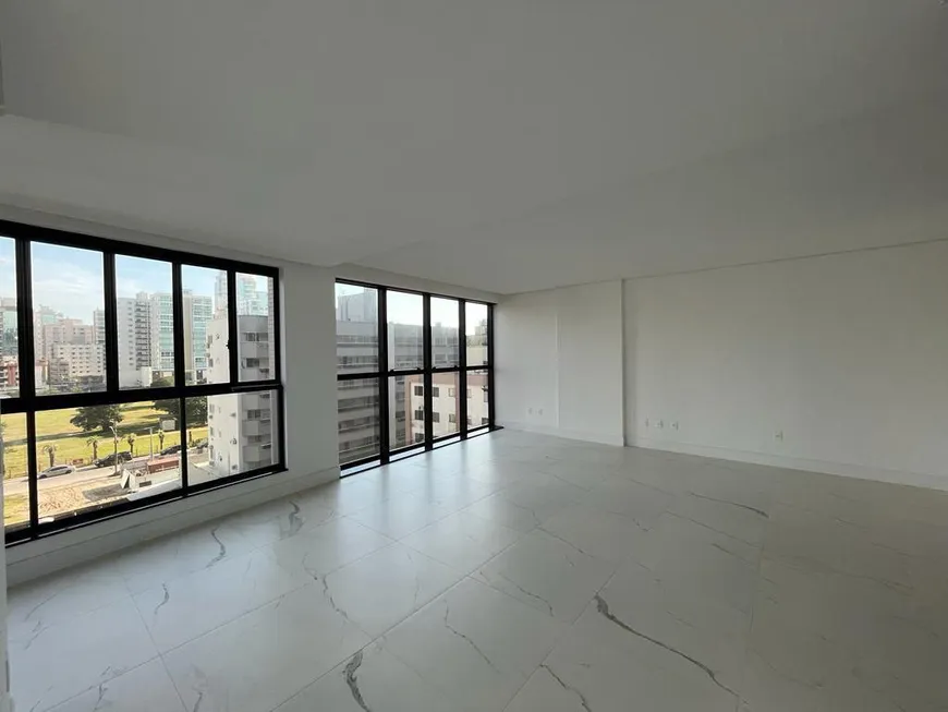 Foto 1 de Apartamento com 3 Quartos à venda, 123m² em Meia Praia, Itapema