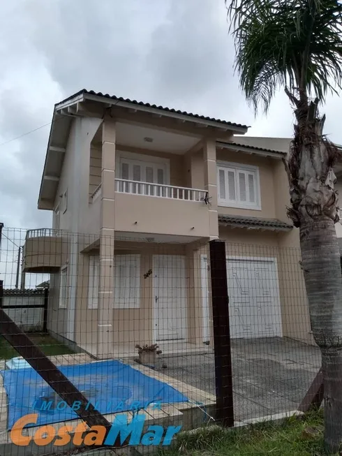 Foto 1 de Sobrado com 3 Quartos à venda, 90m² em Zona Nova, Tramandaí