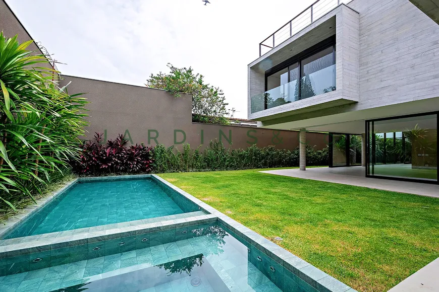 Foto 1 de Casa com 4 Quartos à venda, 530m² em Alto de Pinheiros, São Paulo