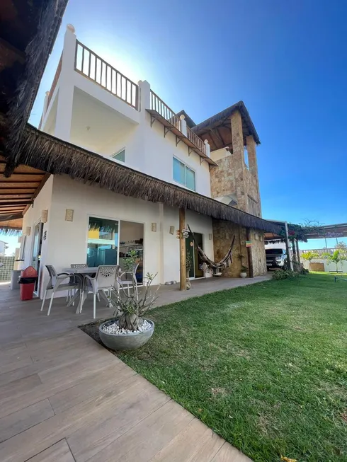 Foto 1 de Casa com 5 Quartos à venda, 405m² em Guajiru, Trairi