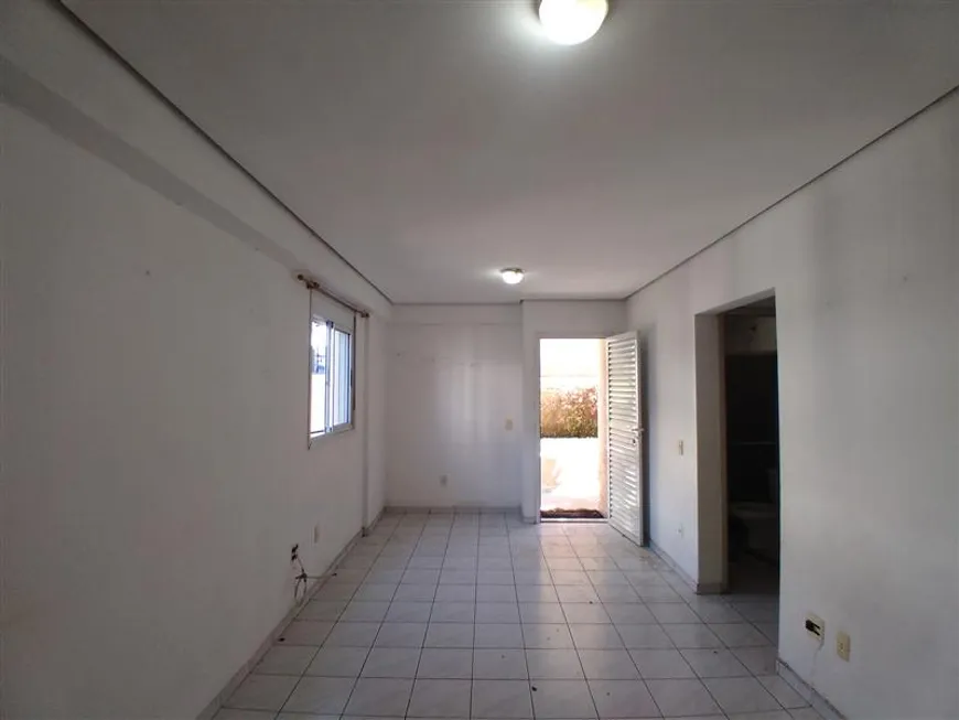 Foto 1 de Apartamento com 1 Quarto para alugar, 50m² em Vila Prado, São Paulo