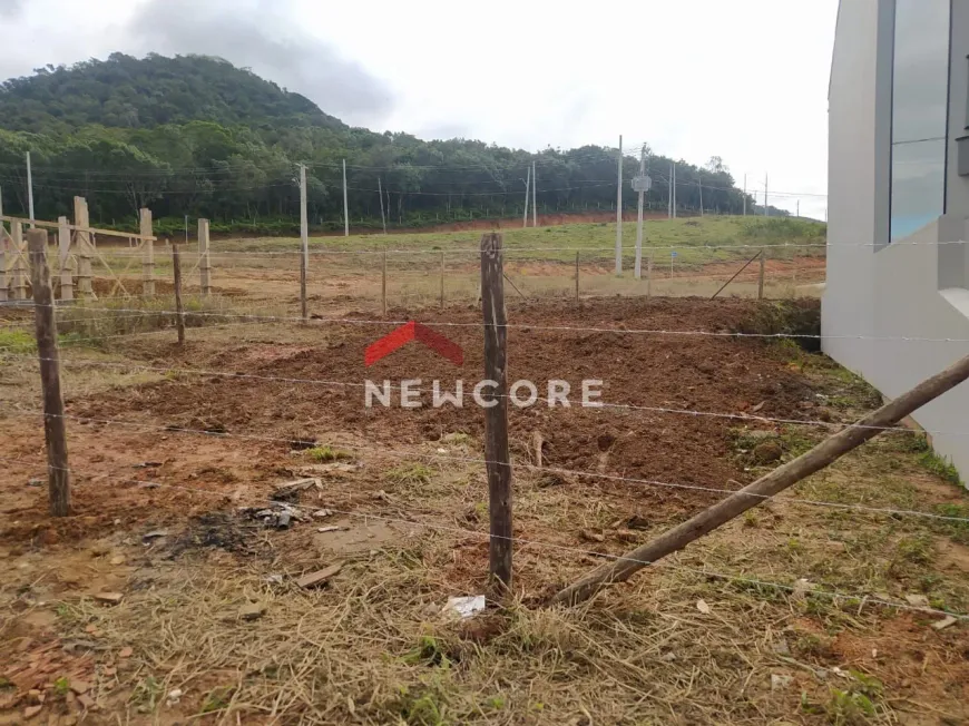 Foto 1 de Lote/Terreno à venda, 200m² em Forquilhas, São José