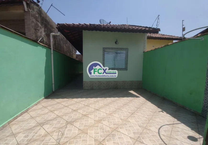 Foto 1 de Casa com 2 Quartos à venda, 65m² em Jardim Nova Itanhaem, Itanhaém