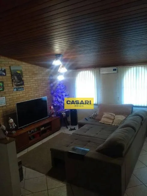 Foto 1 de Casa com 3 Quartos à venda, 198m² em Parque Terra Nova, São Bernardo do Campo