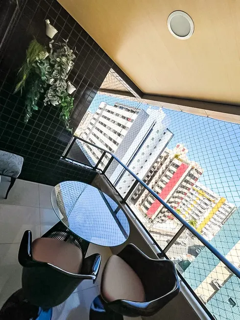 Foto 1 de Apartamento com 3 Quartos à venda, 135m² em Ponta Verde, Maceió