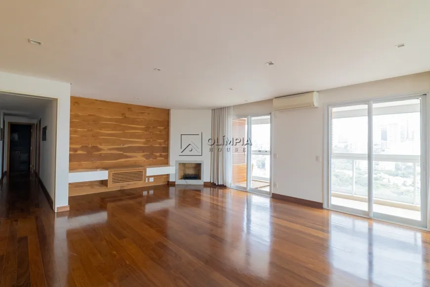 Foto 1 de Apartamento com 4 Quartos à venda, 261m² em Vila Madalena, São Paulo