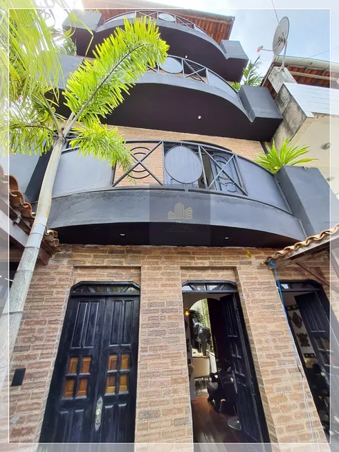 Foto 1 de Casa com 4 Quartos à venda, 360m² em Macaubas, Salvador