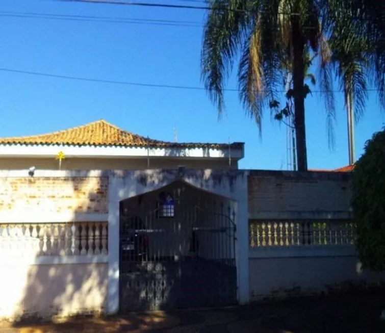 Foto 1 de Casa com 4 Quartos para venda ou aluguel, 434m² em Jardim Chapadão, Campinas