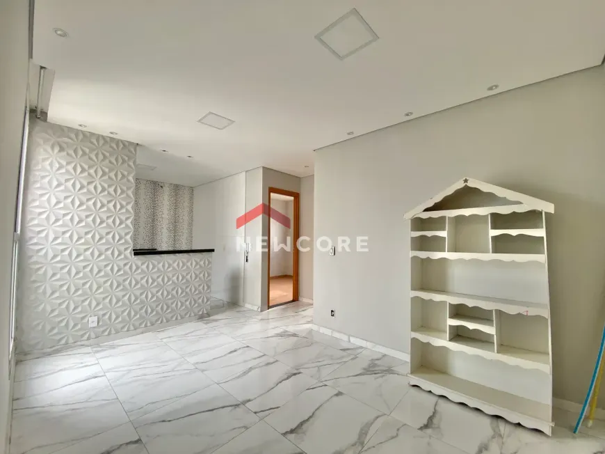 Foto 1 de Apartamento com 2 Quartos à venda, 45m² em Chácaras Reunidas Santa Terezinha, Contagem