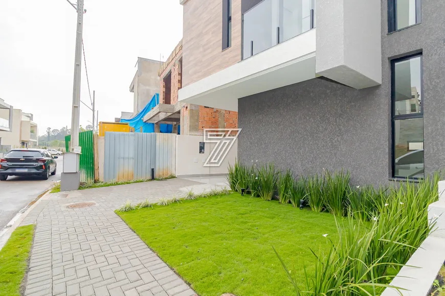 Foto 1 de Casa de Condomínio com 3 Quartos à venda, 191m² em Santa Cândida, Curitiba