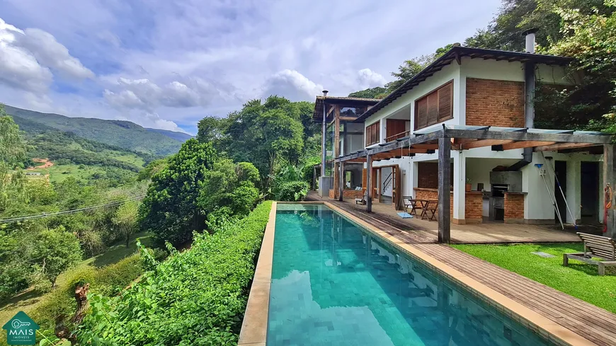 Foto 1 de Casa de Condomínio com 4 Quartos para venda ou aluguel, 400m² em Araras, Petrópolis