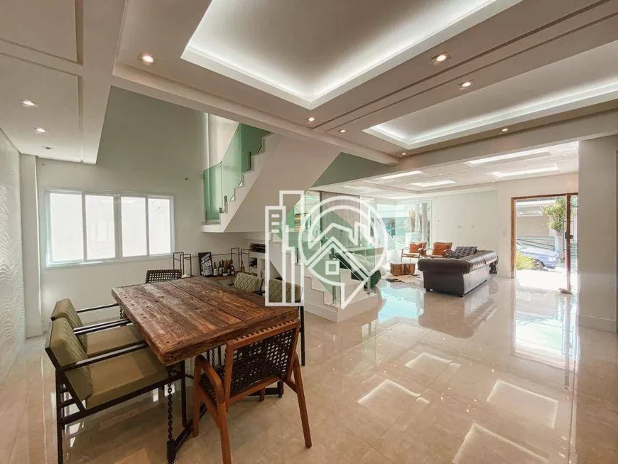 Foto 1 de Casa de Condomínio com 4 Quartos para alugar, 340m² em Loteamento Villa Branca, Jacareí