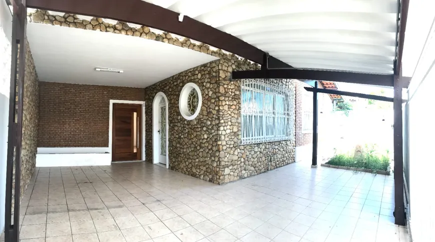 Foto 1 de Casa com 3 Quartos à venda, 220m² em Parque Residencial Bom Conselho, Taubaté