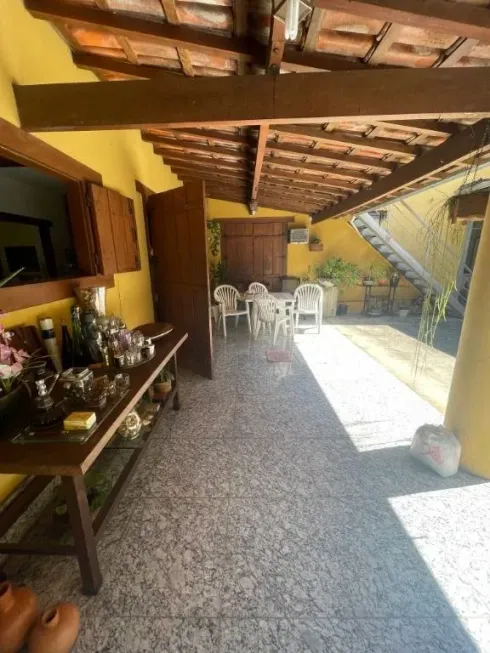 Foto 1 de Casa com 2 Quartos à venda, 351m² em Caiçaras, Belo Horizonte