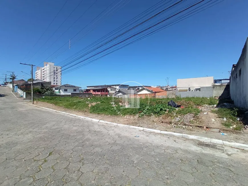 Foto 1 de Lote/Terreno à venda, 640m² em Areias, São José