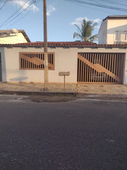 Foto 1 de Casa com 3 Quartos à venda, 90m² em Planalto, Uberlândia