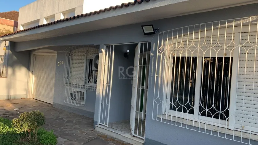 Foto 1 de Casa com 3 Quartos à venda, 316m² em Nonoai, Porto Alegre