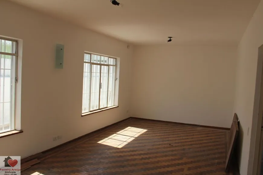 Foto 1 de Casa com 3 Quartos para alugar, 160m² em Campo Belo, São Paulo