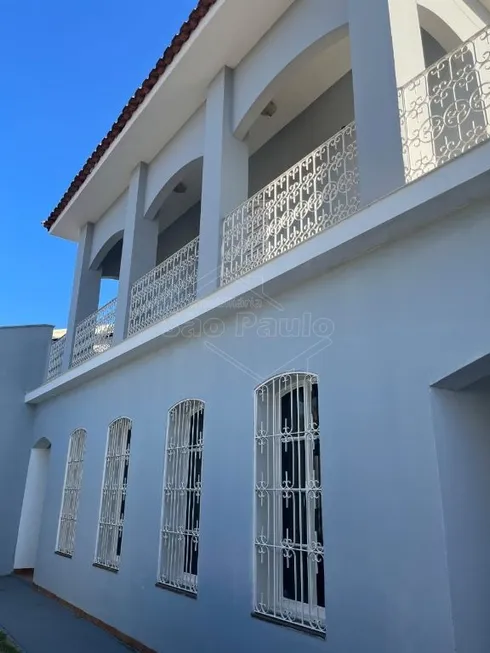 Foto 1 de Sobrado com 3 Quartos à venda, 253m² em Vila Harmonia, Araraquara