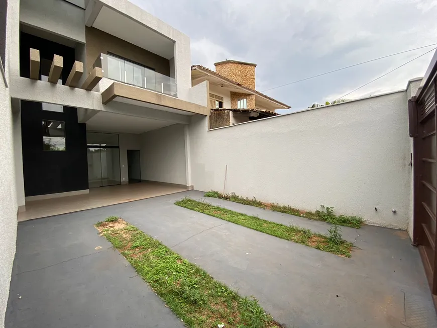 Foto 1 de Sobrado com 3 Quartos à venda, 192m² em Jardim América, Goiânia