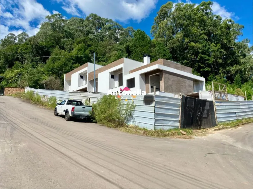 Foto 1 de Sobrado com 2 Quartos à venda, 69m² em São Luiz, Caxias do Sul