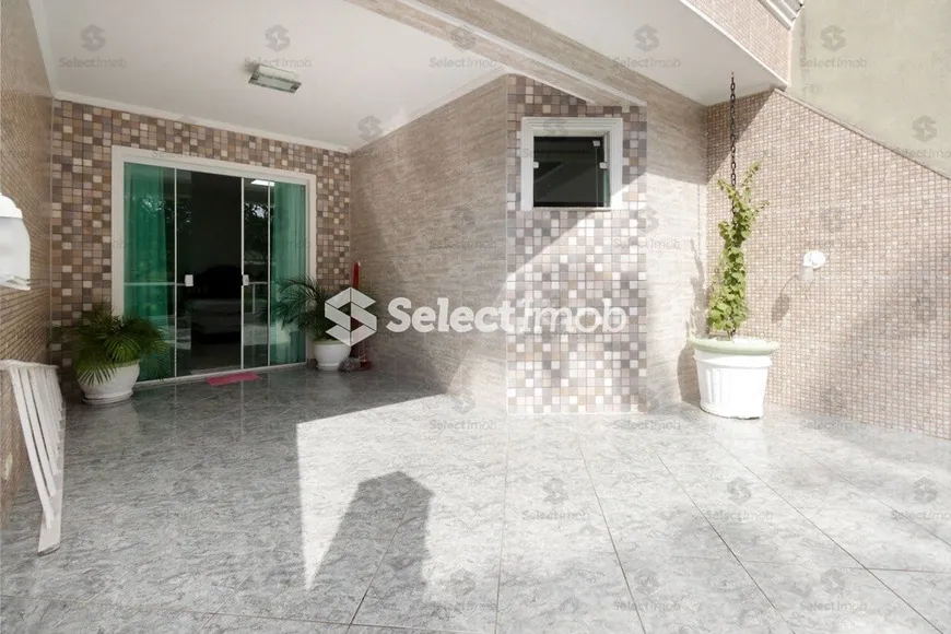 Foto 1 de Sobrado com 3 Quartos à venda, 243m² em Jardim Pedroso, Mauá