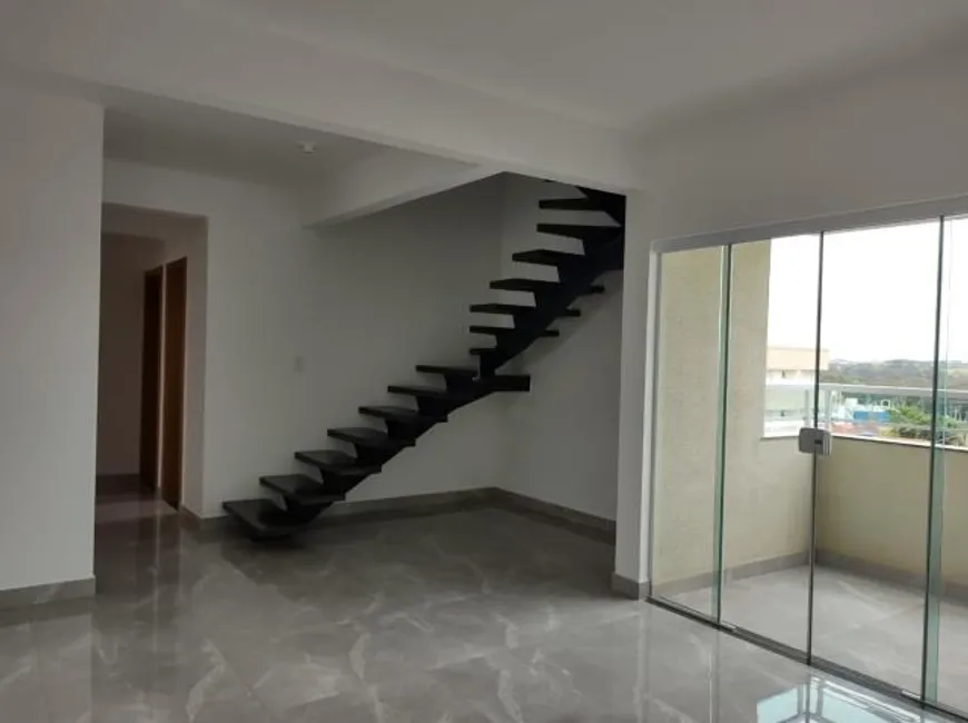 Foto 1 de Cobertura com 3 Quartos à venda, 188m² em Segismundo Pereira, Uberlândia