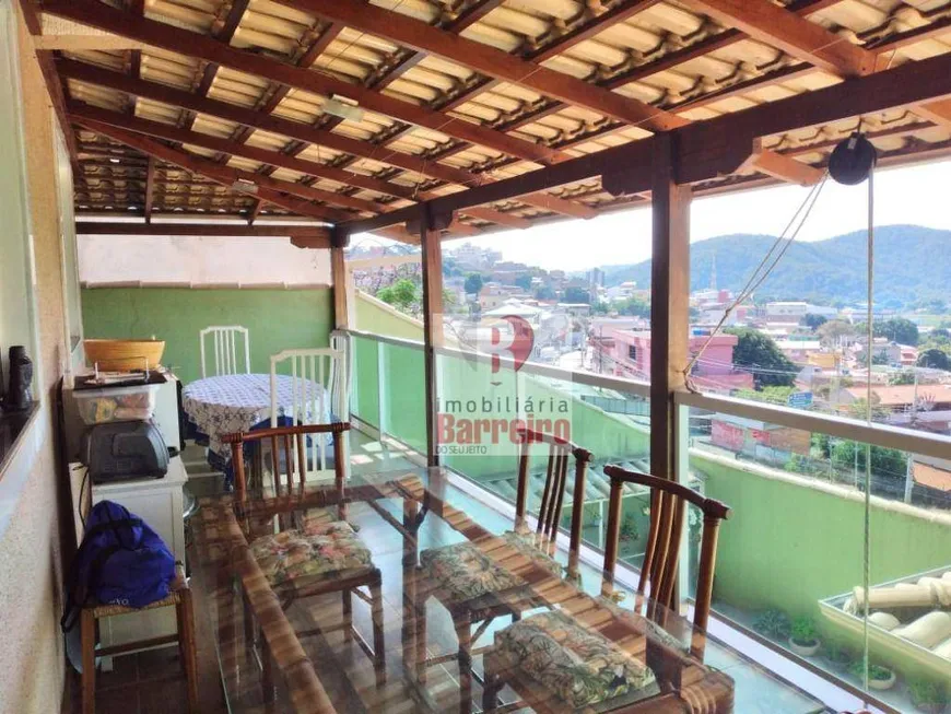 Foto 1 de Casa com 4 Quartos à venda, 120m² em Cruzeiro, Ibirite