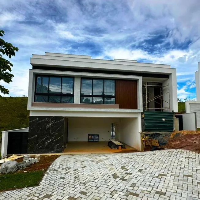 Foto 1 de Casa de Condomínio com 4 Quartos à venda, 400m² em São Pedro, Juiz de Fora