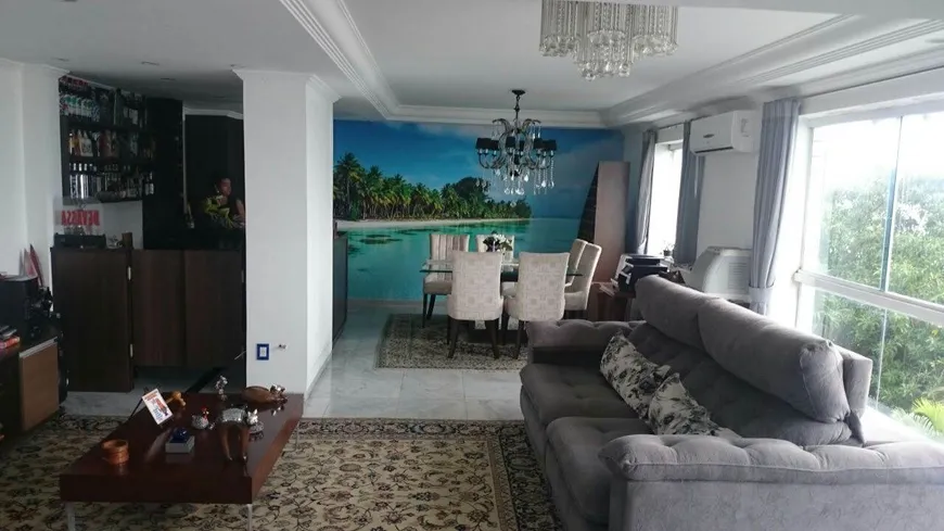 Foto 1 de Apartamento com 3 Quartos à venda, 350m² em Ilha Porchat, São Vicente