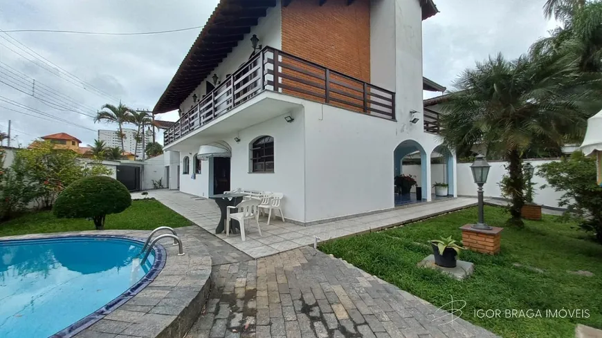 Foto 1 de Casa com 4 Quartos à venda, 332m² em Balneario Florida, Praia Grande