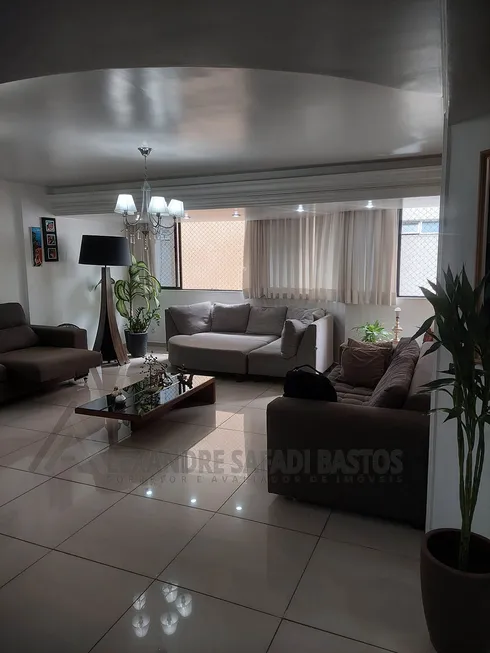 Foto 1 de Apartamento com 3 Quartos à venda, 175m² em Ponta Verde, Maceió