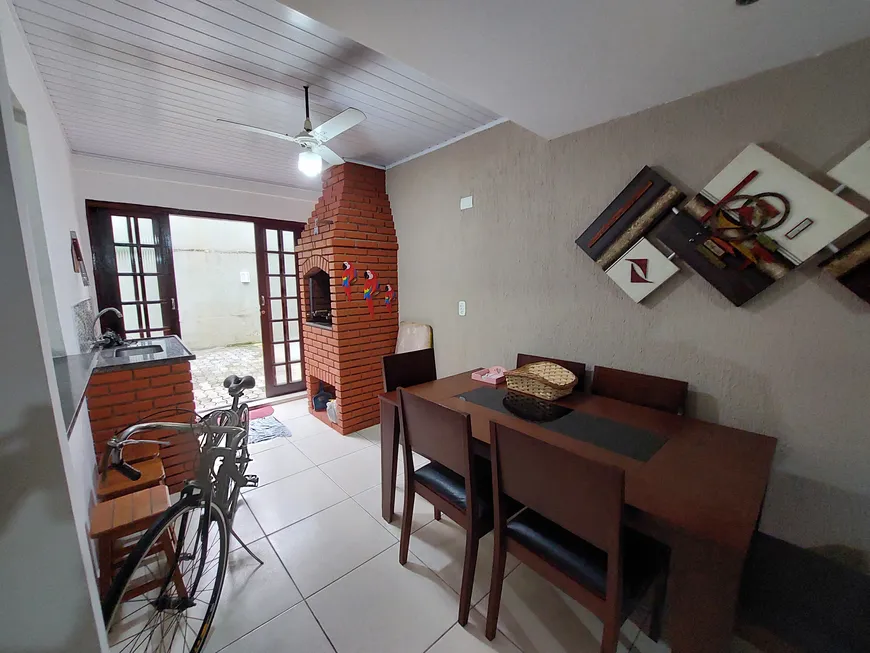 Foto 1 de Casa de Condomínio com 2 Quartos à venda, 68m² em Enseada, Guarujá