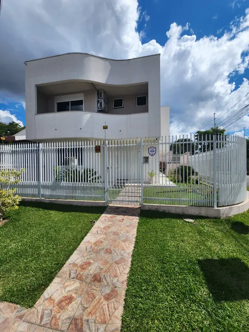 Foto 1 de Casa com 4 Quartos à venda, 240m² em Novo Mundo, Curitiba