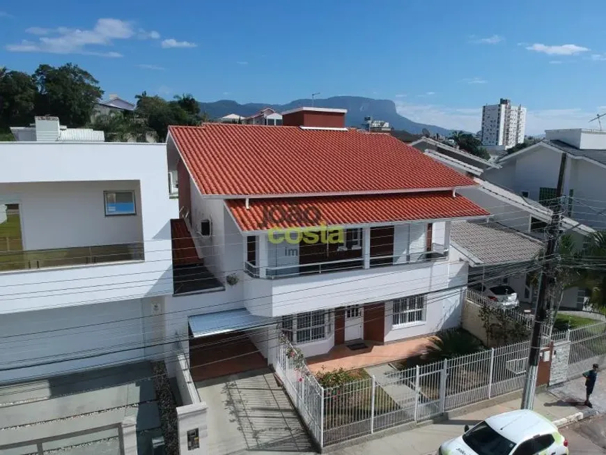 Foto 1 de Casa com 3 Quartos para alugar, 260m² em Passa Vinte, Palhoça