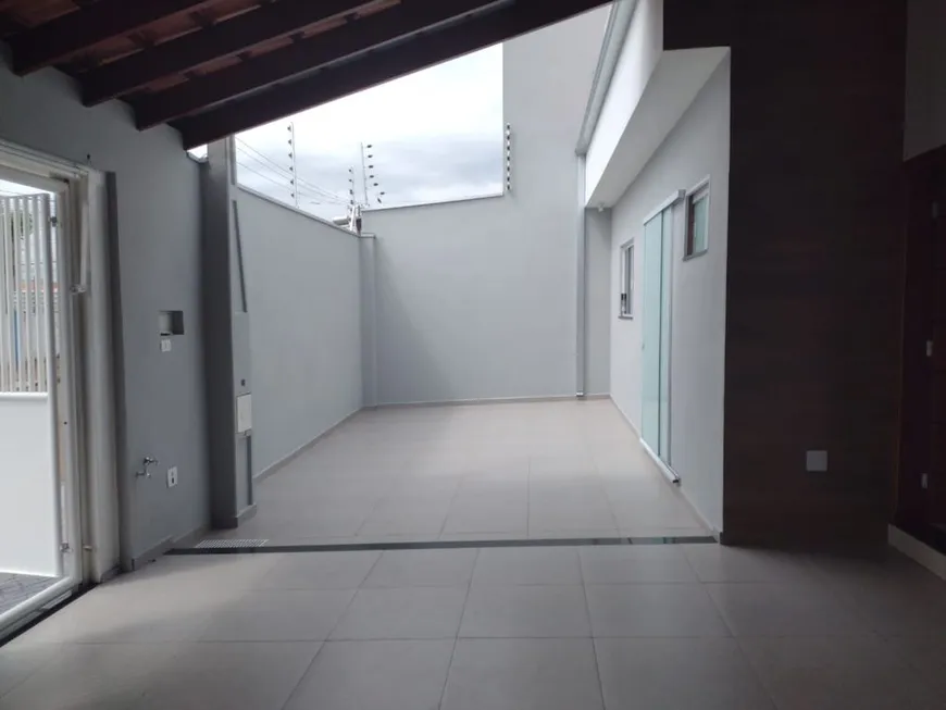 Foto 1 de Casa com 2 Quartos à venda, 95m² em Jardim Santa Rita de Cassia, Santa Bárbara D'Oeste