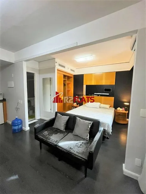 Foto 1 de Flat com 1 Quarto à venda, 33m² em Moema, São Paulo