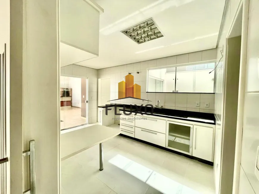 Foto 1 de Casa de Condomínio com 3 Quartos à venda, 275m² em Vila Aviação, Bauru