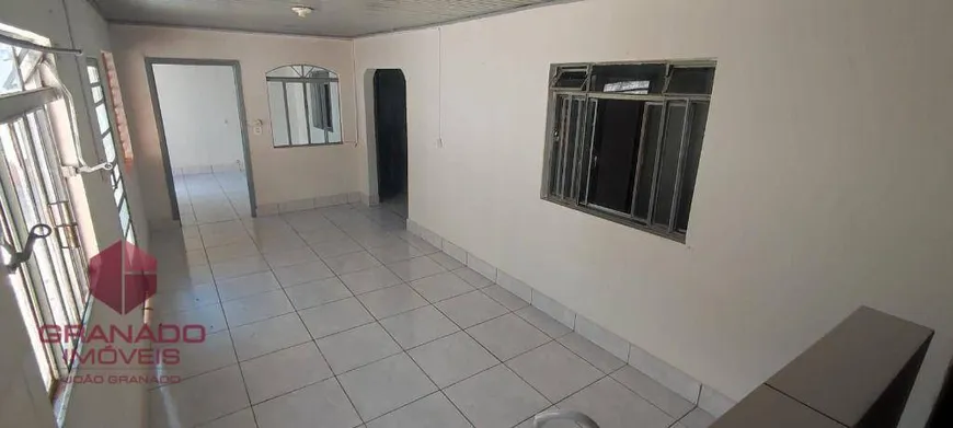 Foto 1 de Casa com 2 Quartos para alugar, 80m² em Conjunto Habitacional Inocente Vila Nova Júnior, Maringá